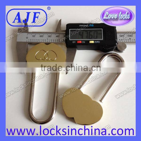 AJF 2015 Hot Sale Solid Elegant Engraved Brass love heart lock