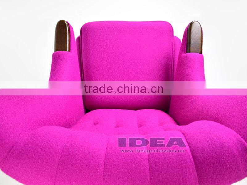 Replica Hans J Wegner Papa Bear Chair - Pink Fabric