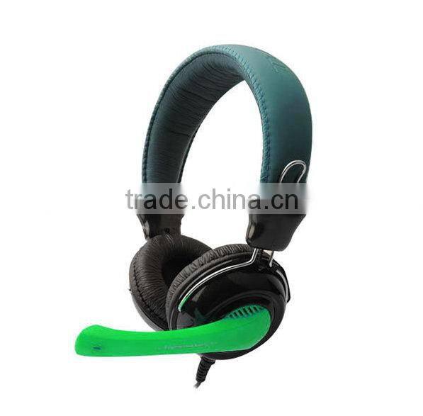 Hot selling trendy heart shape retractable headphones