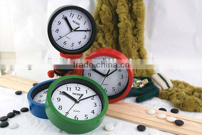 Basic wall clock with stand