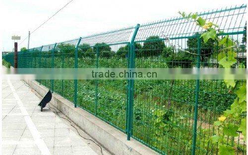high quality and low price wire mesh fencing