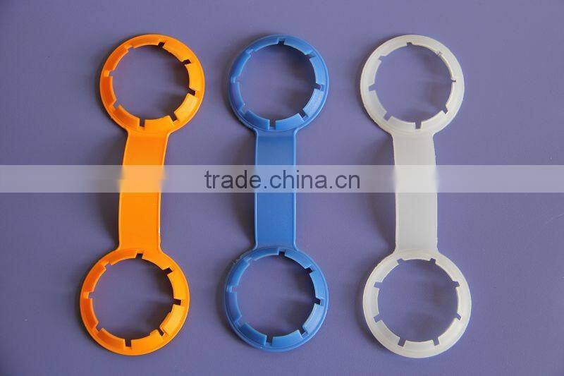 drinking water bottle handle/ bottle handles/ plastic bottle handles carrier