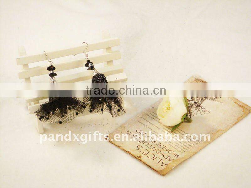 Top party girls earring with WITCH HANDS and lace