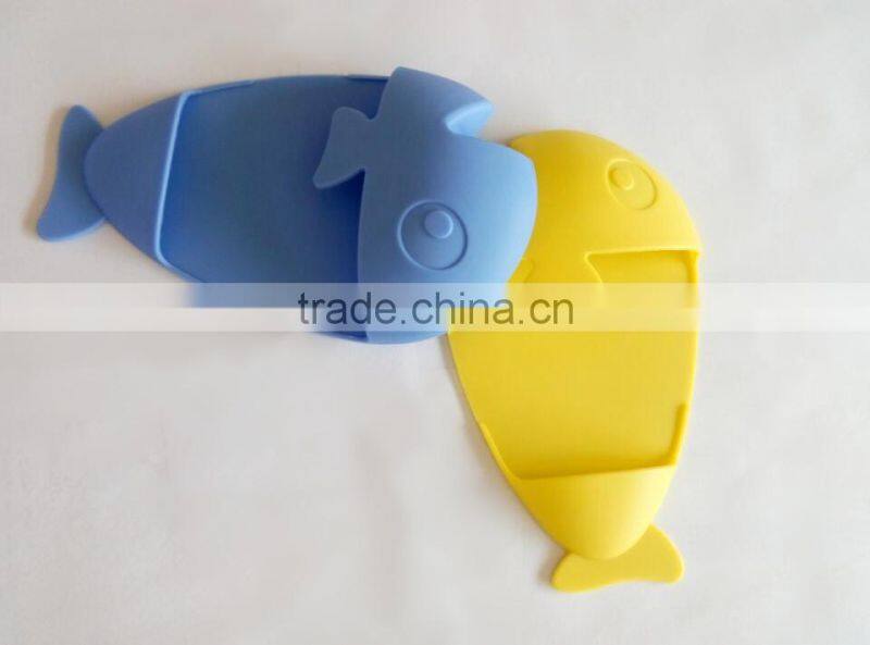 New design FDA approved oven glove, fish shape silicone heat insulation gloves