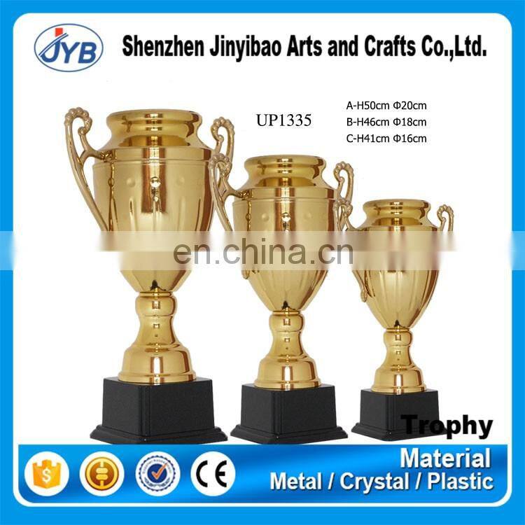 China supplier 2017 wholesale various design football soccer trophy