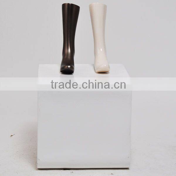 female foot display mannequin