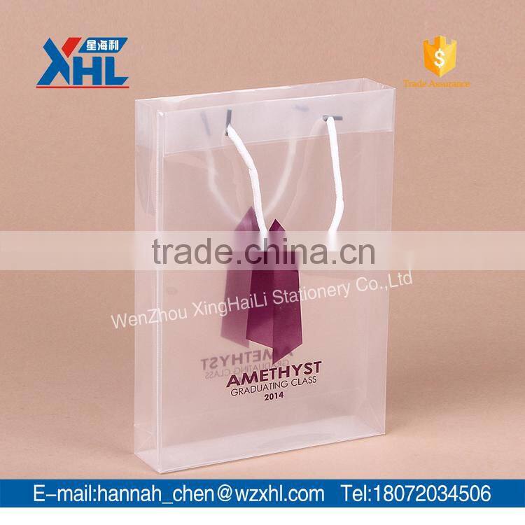 Custom New products Cheap fashiong transparent PP plastic handle bag with UV printing