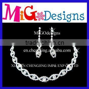Fashion Wedding crystal Necklace Earring Tiara set