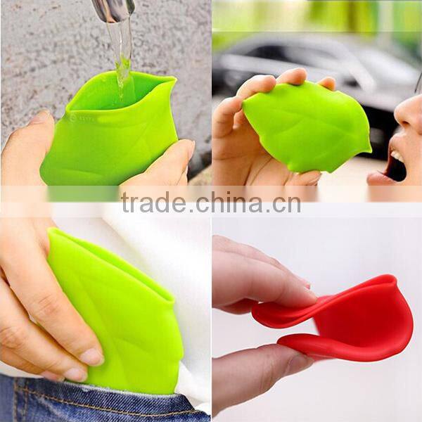 2017 wholesale leaf shape silicone cup/pocket cup /silicone collapsable cup