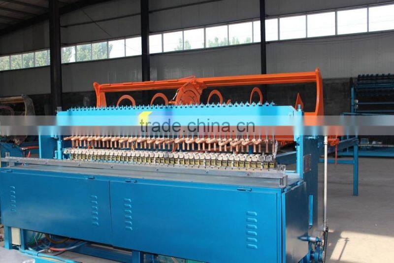 High speed automatic fence wire mesh welding machine
