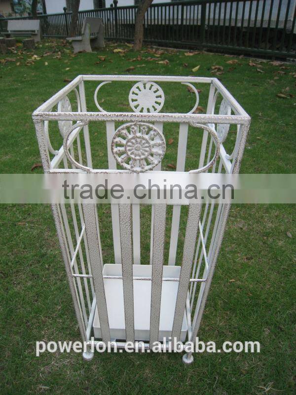 Retro Style Metal Umbrella Stand vintage/antique White color in fantastic shape
