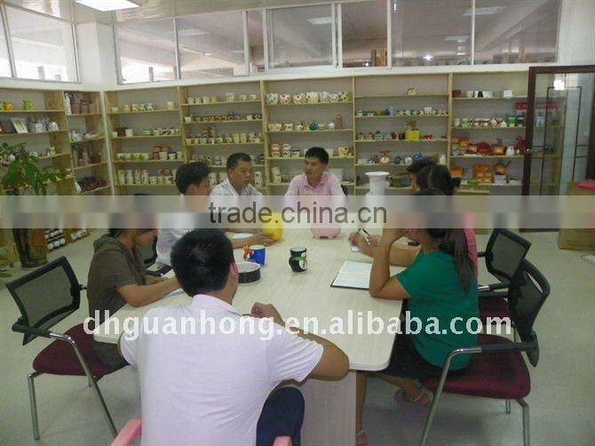 2012 new design ceramic soy sauce bottle