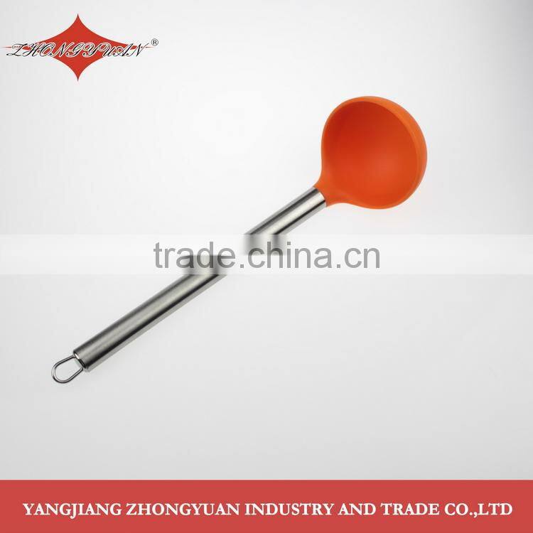 China supplier kitchen utensil slotted silicone spatula for new products 2014