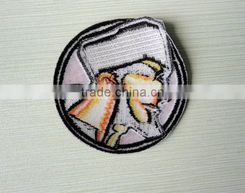 2016 China super embroidery patch and badge labels for clothing