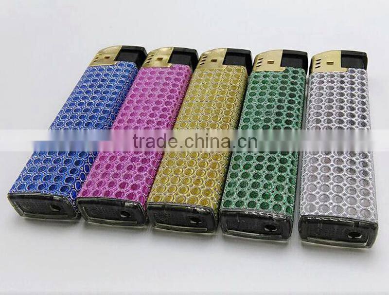 Bright colors gold cap windproof cigarette case with win lighter rhinestone