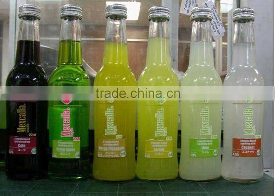 wine and beverage labeling machine