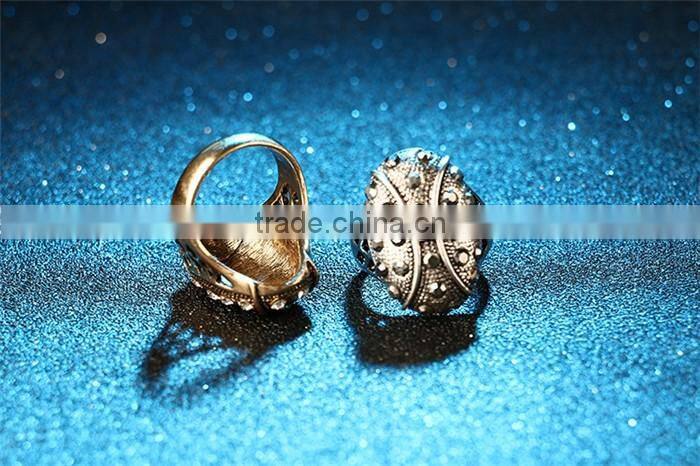 China wholesale cheap jewelry zinc alloy vintage rhinestone full jewelled fomger ring