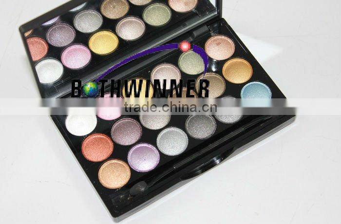 18 Colors shimmery eye shadow