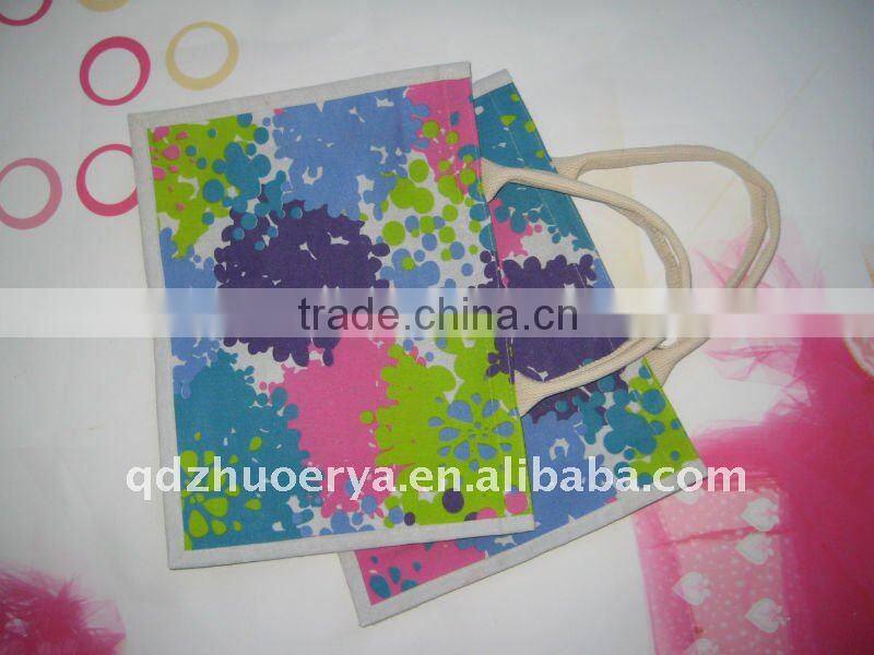 Non- woven shopping bags of colorful printed