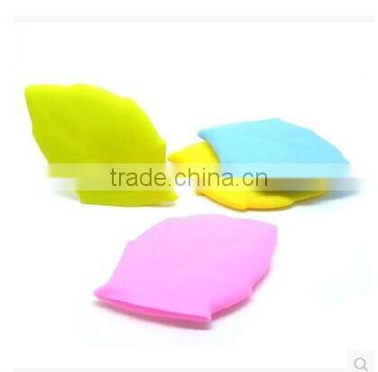 2017 wholesale leaf shape silicone cup/pocket cup /silicone collapsable cup