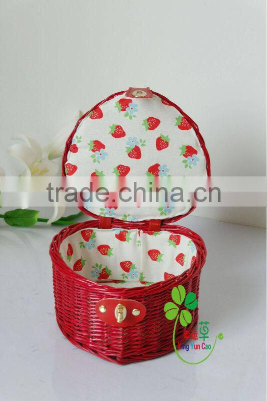 wicker cosmetic basket with lining and lid
