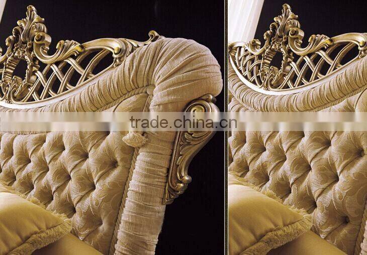 New Arrival Luxurious Solid Wood Golden Carving King Size Bed with Elegant Cream Color Fabric Tufted Headboard BF11-03294c
