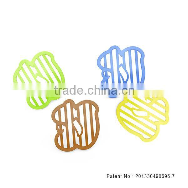 Squirrel shaped design silicone pot mat
