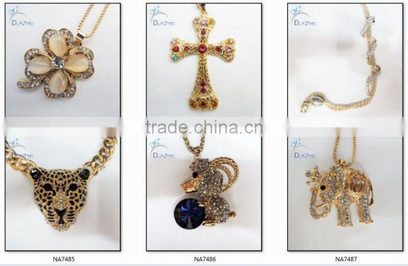 Chinese suppliers high quality charm zodiac pendant with snake
