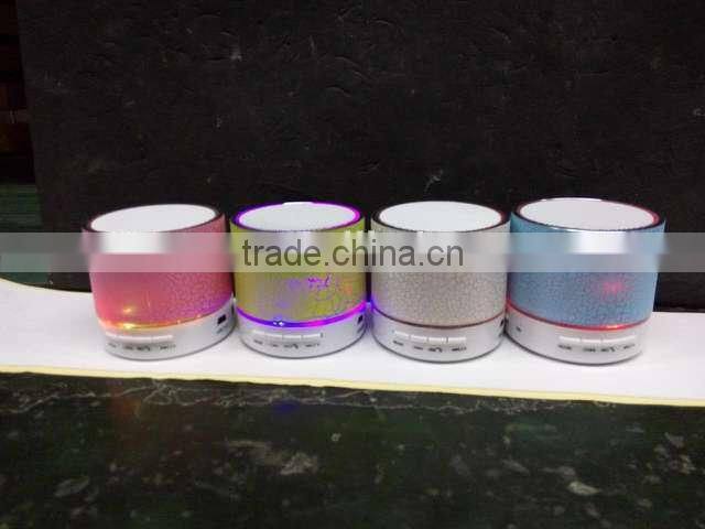 Factory Sale 2015 New Design Portable Mini Bluetooth Speaker with Flash Light