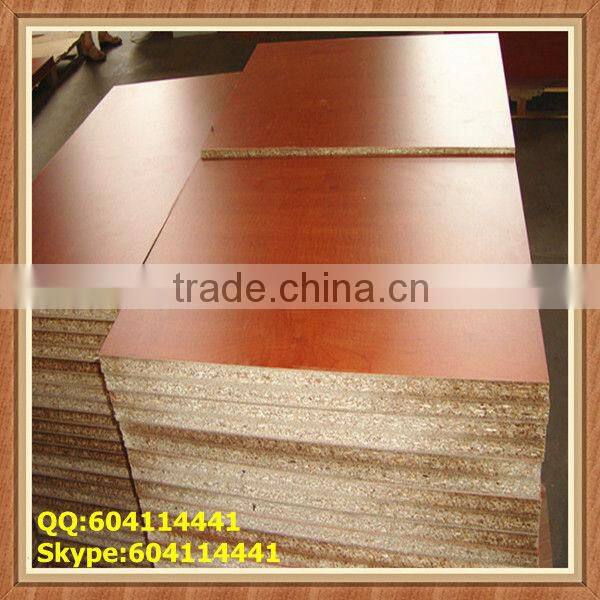 Woodgrain melamine faced chipboard