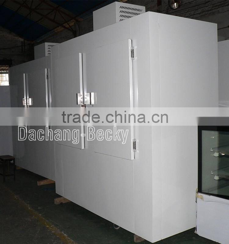 Refrigerated ice storage box with static refrigeration system