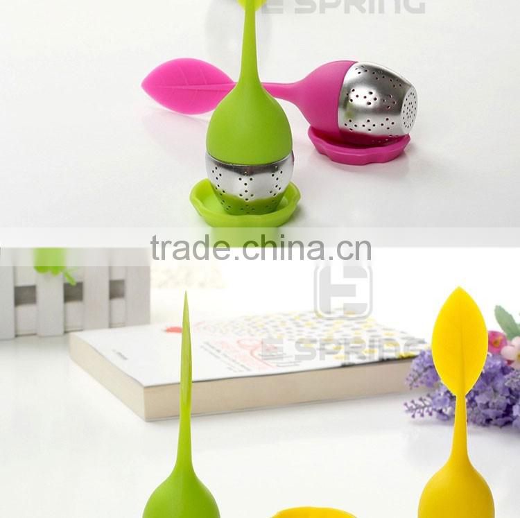 Submarine shaped silicone tea hold