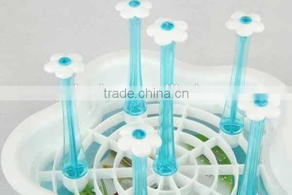Flower shaped plastic cup holder