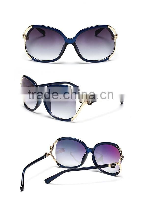 2016Europe Sunglasses Big box Small Ladies Fashion Fragrant Hill Camellia Driving Glasses Individuality