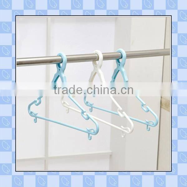 customized hot sell heavy duty plastic hanger for adult size suit cloth/hot sell plastic hanger
