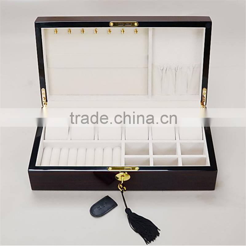 New arrive luxury piano lacquered wooden watch box with lock