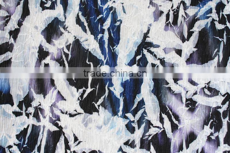 Do the old effect leaves pleated and printed polyester fabric in special style of garment fabric
