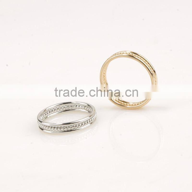 Simple Swirl Marks Finger Ring Without Stone
