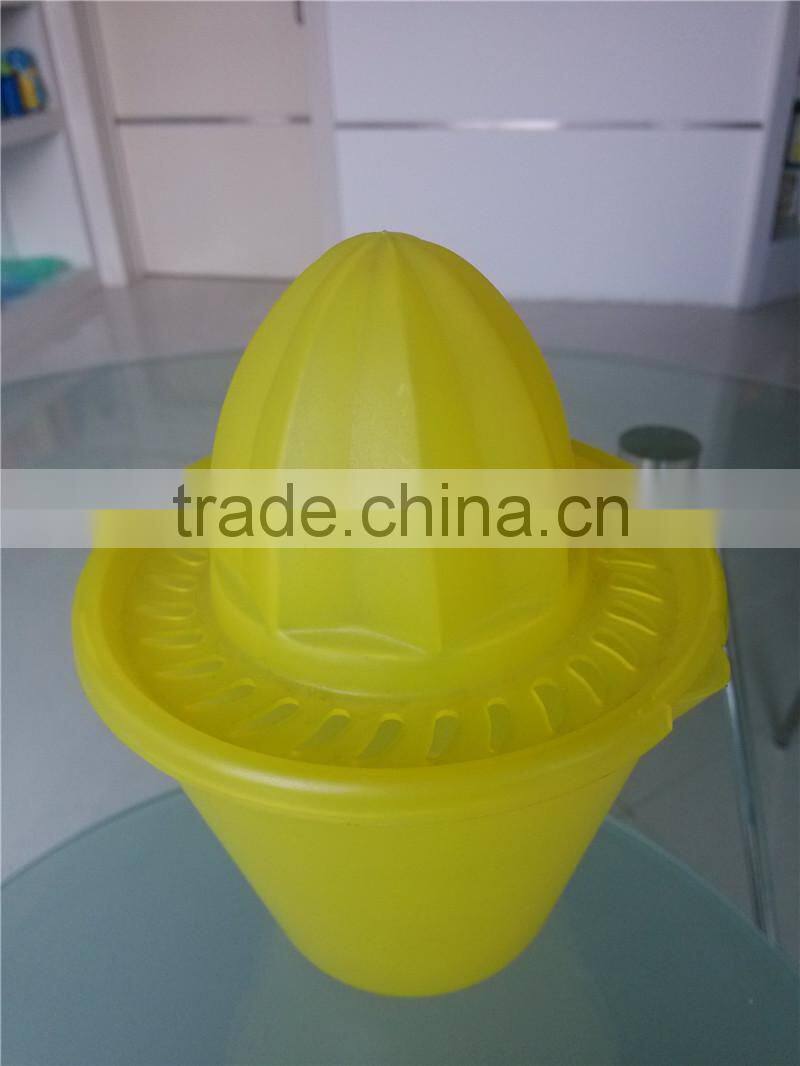 Plastic Manual Juicer
