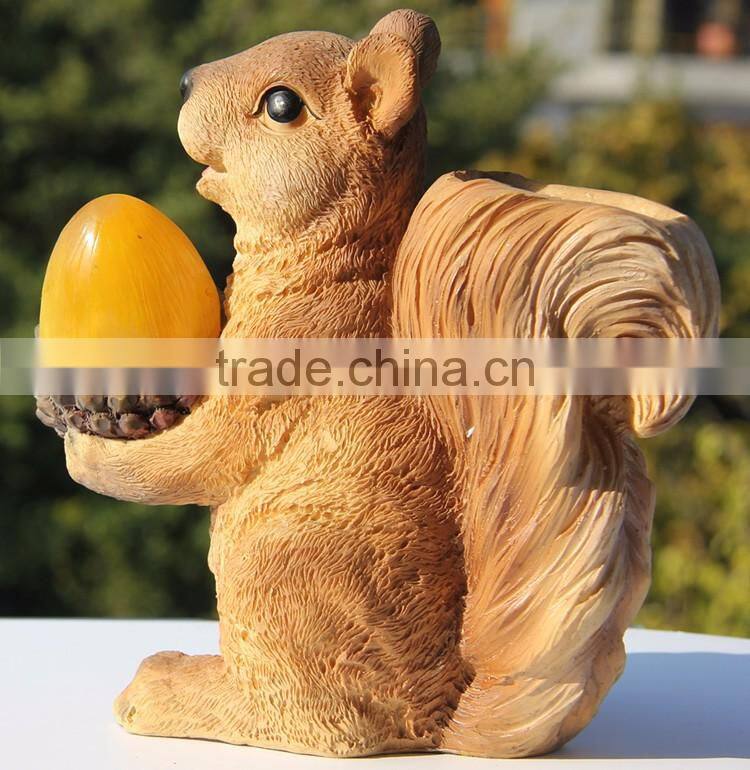 Resin Squirrel Carry Pinecone Solar Garden Animal Night Lights