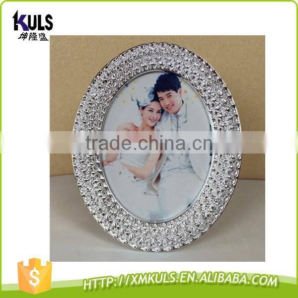 Decorative ornate Europe style standing plastic desk photo frame