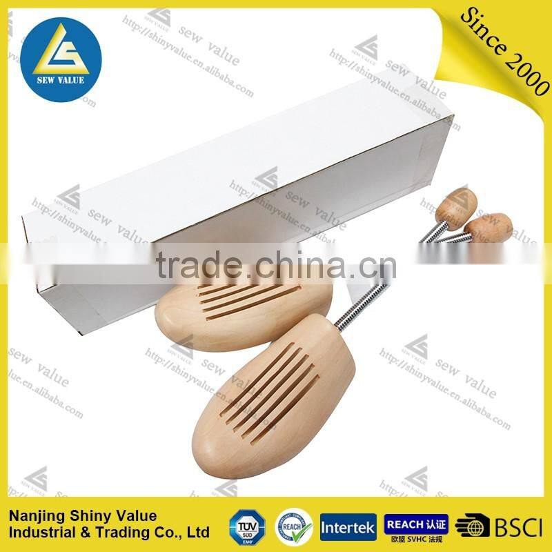 High quality wooden material shoe tree type painted shoe tree in lotus wood with spring