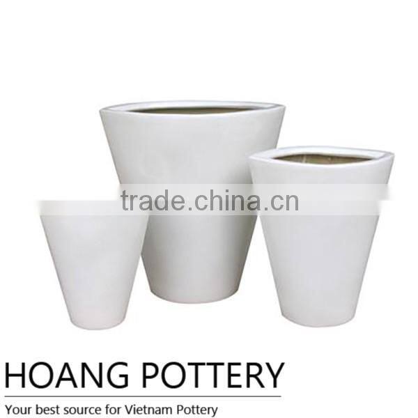 Cylinder White Glazed Pottery Pot