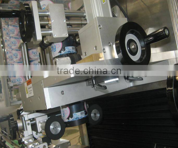 Automatic Bottle Sleeve Labeling Machine With PVC Label