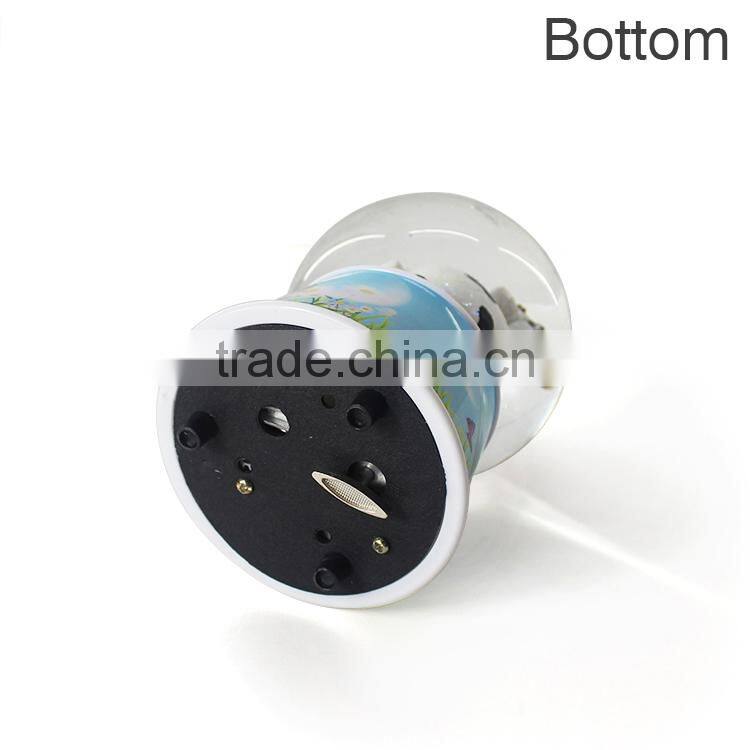 Polyresin customized spinning snow globe