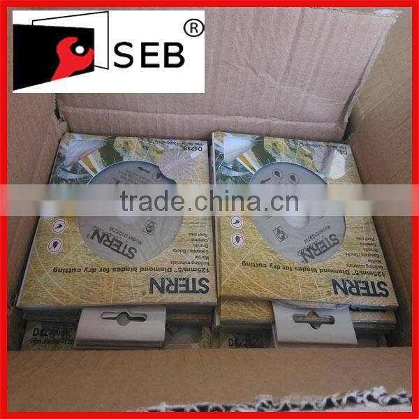 diamond cutting blades for cutting asphalt and concrete