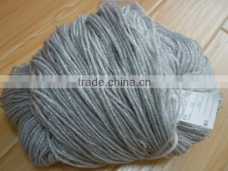 48%Metallic 26%Acrylic 26%Wool Spray yarn