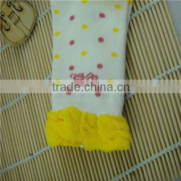 hot sale girls cotten socks factory custom white color , red and yellow drop style colorful