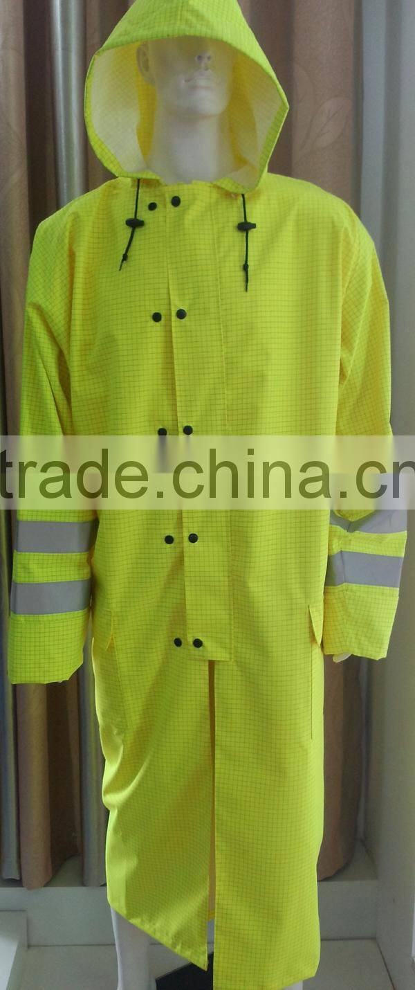 High-Quality woven 100% polyester 300D functional water-resistant frid fabric for rainwear