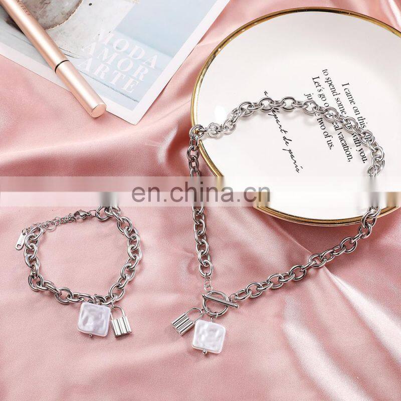 GREALY RL118-G 3pcs Women Qaurtz Diamond Wristwatch Fashion Iced out Watch Bracelet Set